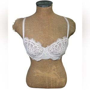 Victoria’s Secret Dream Angels Elegant Cream Lace Bra Size 32DD
